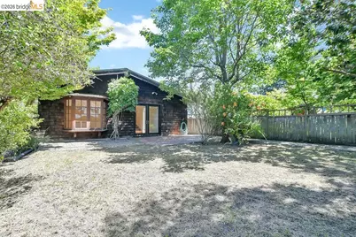 2418 Jefferson Avenue, Berkeley, CA 94703 - Photo 26