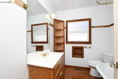 2418 Jefferson Avenue, Berkeley, CA 94703 - Photo 22