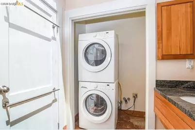 2418 Jefferson Avenue, Berkeley, CA 94703 - Photo 14