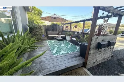 1536 Carleton St, Berkeley, CA 94703 - Photo 2