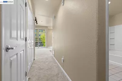 1121 40th Street #4201, Emeryville, CA 94608 - Photo 2
