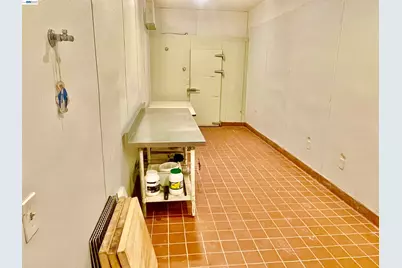 9219 International Blvd, Oakland, CA 94603 - Photo 20