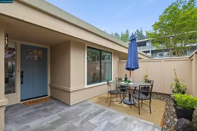 1152 Fairlawn Ct #3, Walnut Creek, CA 94595 - Photo 2