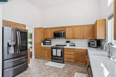 5217 Turf Court, Antioch, CA 94531 - Photo 12