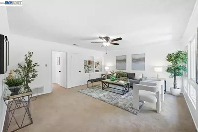 3033 Los Prados Street #230, San Mateo, CA 94403 - Photo 2