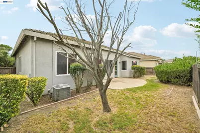 2547 Wesley Ln, Stockton, CA 95206 - Photo 32