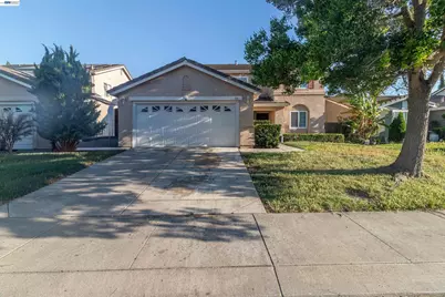 1110 Royal Blue Dr, Stockton, CA 95206 - Photo 2