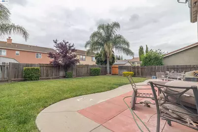 1110 Royal Blue Dr, Stockton, CA 95206 - Photo 8