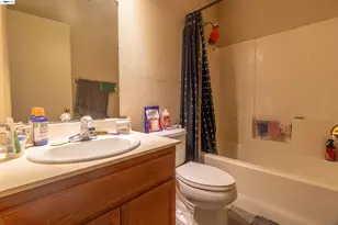 1110 Royal Blue Dr, Stockton, CA 95206 - Photo 6