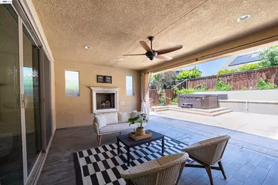 18628 Delta Ct, Lathrop, CA 95330 - Photo 14