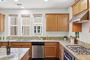 6951 Mariposa Ln, Dublin, CA 94568 - Photo 16