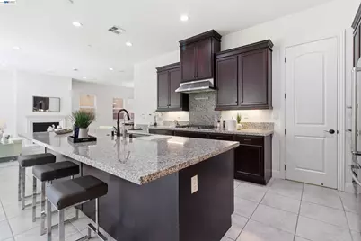 2812 Mount Dana Dr, Dublin, CA 94568 - Photo 16