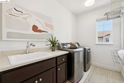 1521 Glenn St, Hayward, CA 94545 - Photo 12