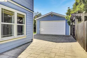 2635 10th St, Oakland, CA 94601 - Photo 42