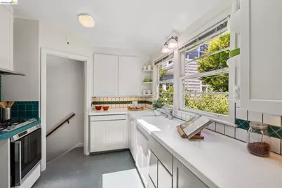 2541 Hilgard Ave, Berkeley, CA 94709 - Photo 24