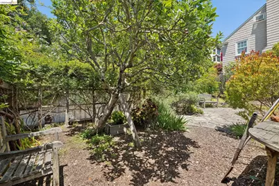 2541 Hilgard Ave, Berkeley, CA 94709 - Photo 44