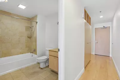 1 Lakeside Dr #1608, Oakland, CA 94612 - Photo 10