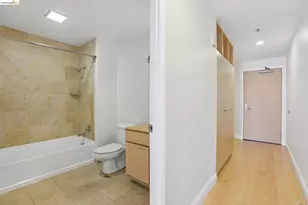 1 Lakeside Dr, Oakland, CA 94612 - Photo 10
