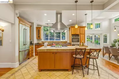 1631 La Vereda Rd, Berkeley, CA 94709 - Photo 8