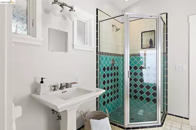 1418 Spruce St, Berkeley, CA 94709 - Photo 28