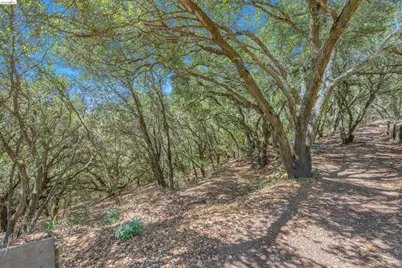 7001 Monte Verde Rd, El Sobrante, CA 94803 - Photo 30