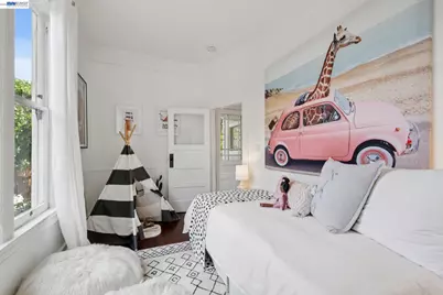 758 A Alcatraz Avenue, Oakland, CA 94609 - Photo 20