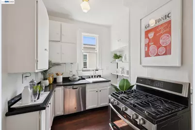 758 A Alcatraz Avenue, Oakland, CA 94609 - Photo 16