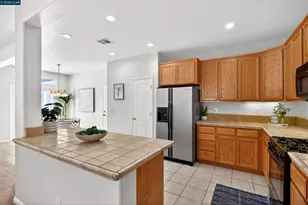 221 Victory Way, Suisun City, CA 94585 - Photo 20