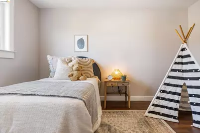 725 54th St, Oakland, CA 94609 - Photo 32