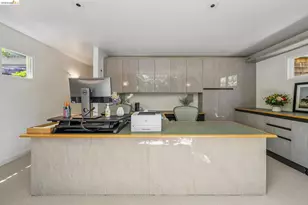 2223 Tunnel Rd, Oakland, CA 94611 - Photo 30