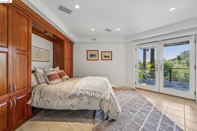 2223 Tunnel Rd, Oakland, CA 94611 - Photo 46