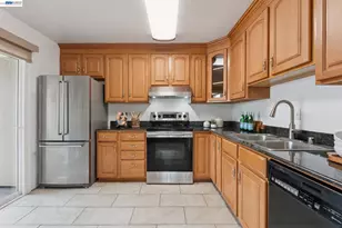 26 Raintree Ct, Hayward, CA 94544 - Photo 16