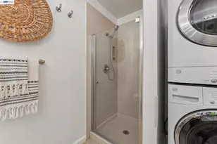 26 Raintree Ct, Hayward, CA 94544 - Photo 38
