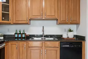 26 Raintree Ct, Hayward, CA 94544 - Photo 22
