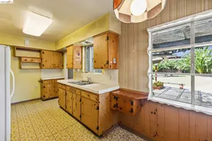 1035 Oak Grove Rd, Concord, CA 94518 - Photo 28