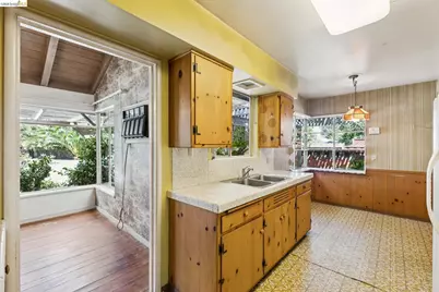1035 Oak Grove Rd, Concord, CA 94518 - Photo 24