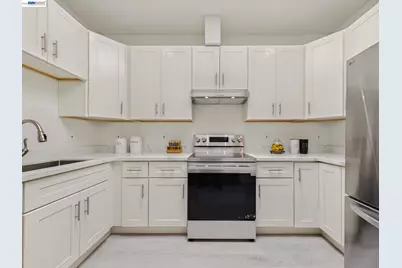 718 26, Oakland, CA 94612 - Photo 10