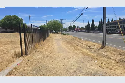 3517 A St, North Highlands, CA 95660 - Photo 4