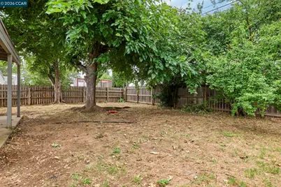 5206 Priscilla Ln, Sacramento, CA 95820 - Photo 16