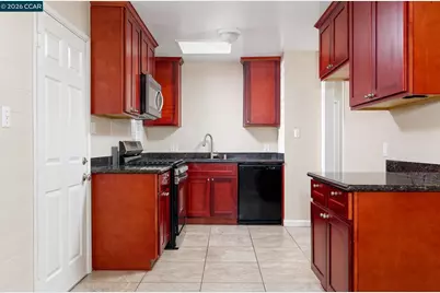 5206 Priscilla Ln, Sacramento, CA 95820 - Photo 2
