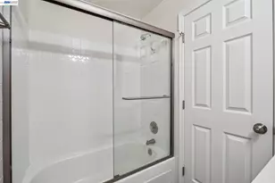 960 Shorepoint Ct, Alameda, CA 94501 - Photo 22