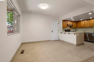 31 Campo Verde Cir, San Pablo, CA 94806 - Photo 8