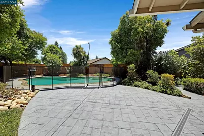 8 Bath Ct, San Ramon, CA 94583 - Photo 32