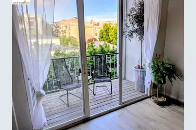 365 Perkins St #201, Oakland, CA 94610 - Photo 2