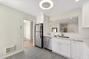 365 Perkins St, Oakland, CA 94610 - Photo 12