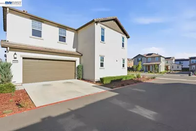 2134 Daimler St, Lathrop, CA 95330 - Photo 4