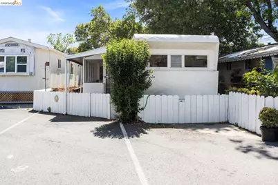 2050 Monument #8, Pleasant Hill, CA 94523 - Photo 2