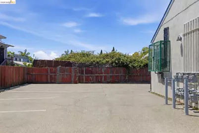 2207 Bonar St, Berkeley, CA 94702 - Photo 22
