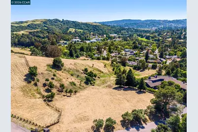 1966 Joseph Dr, Moraga, CA 94556 - Photo 1