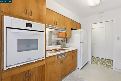 902 Glennan Dr, Redwood City, CA 94061 - Photo 10
